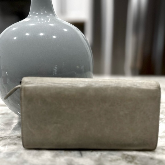 Balenciago Authentic Distressed Smooth Wallet - Picture 4 of 7